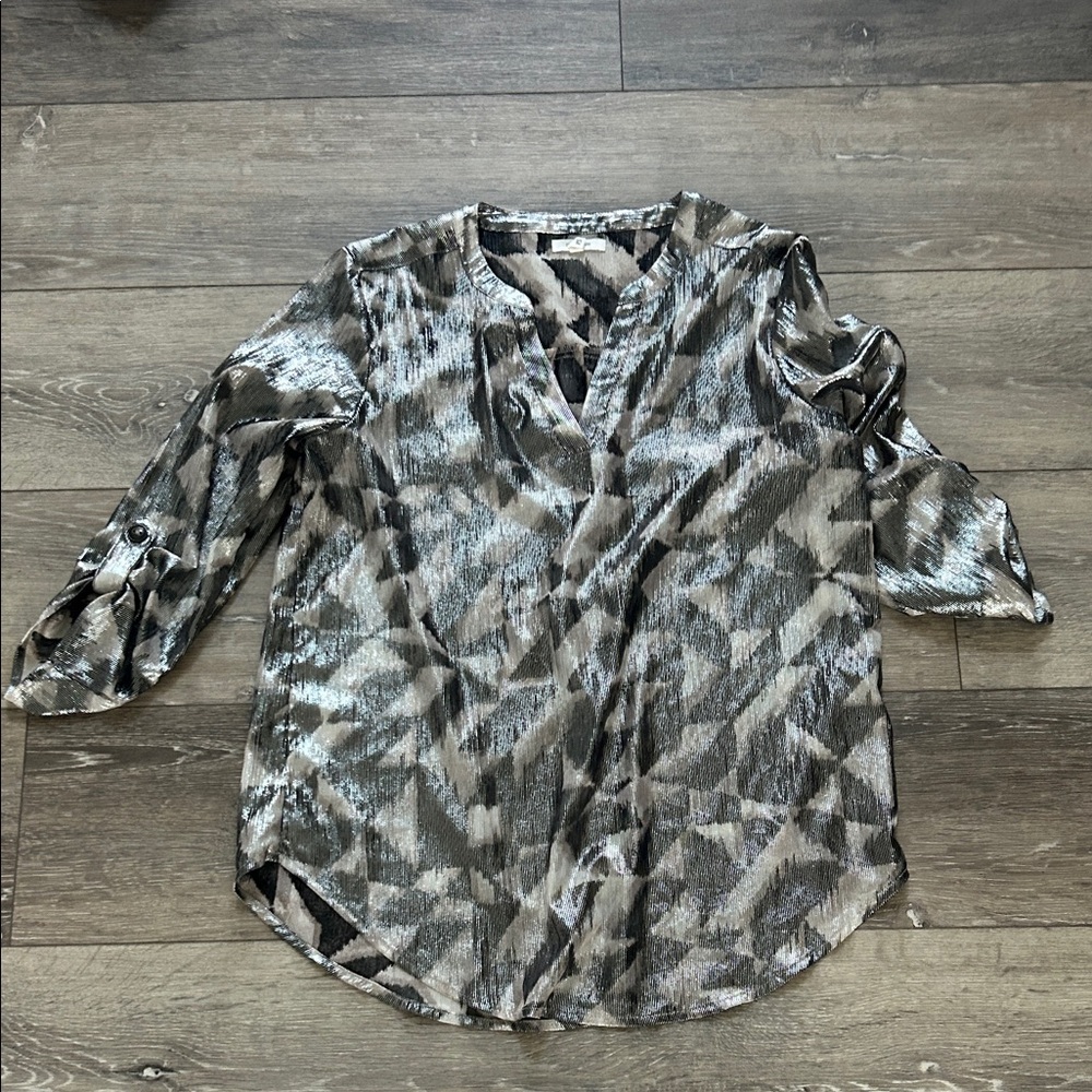 Maurices Women's Black and Gray Geometric Blouse